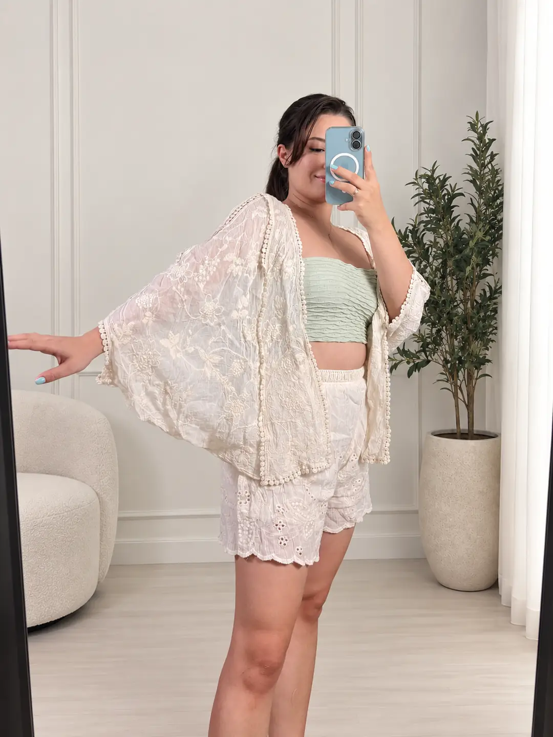 Ürün görseli: Dantel İşlemeli Kimono